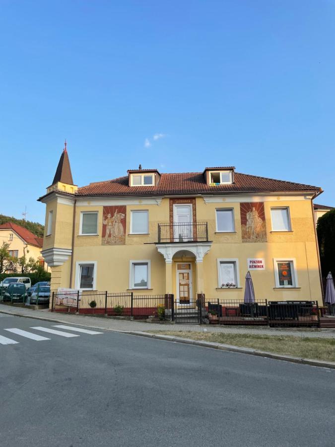 Penzion Jecminek Luhačovice Extérieur photo